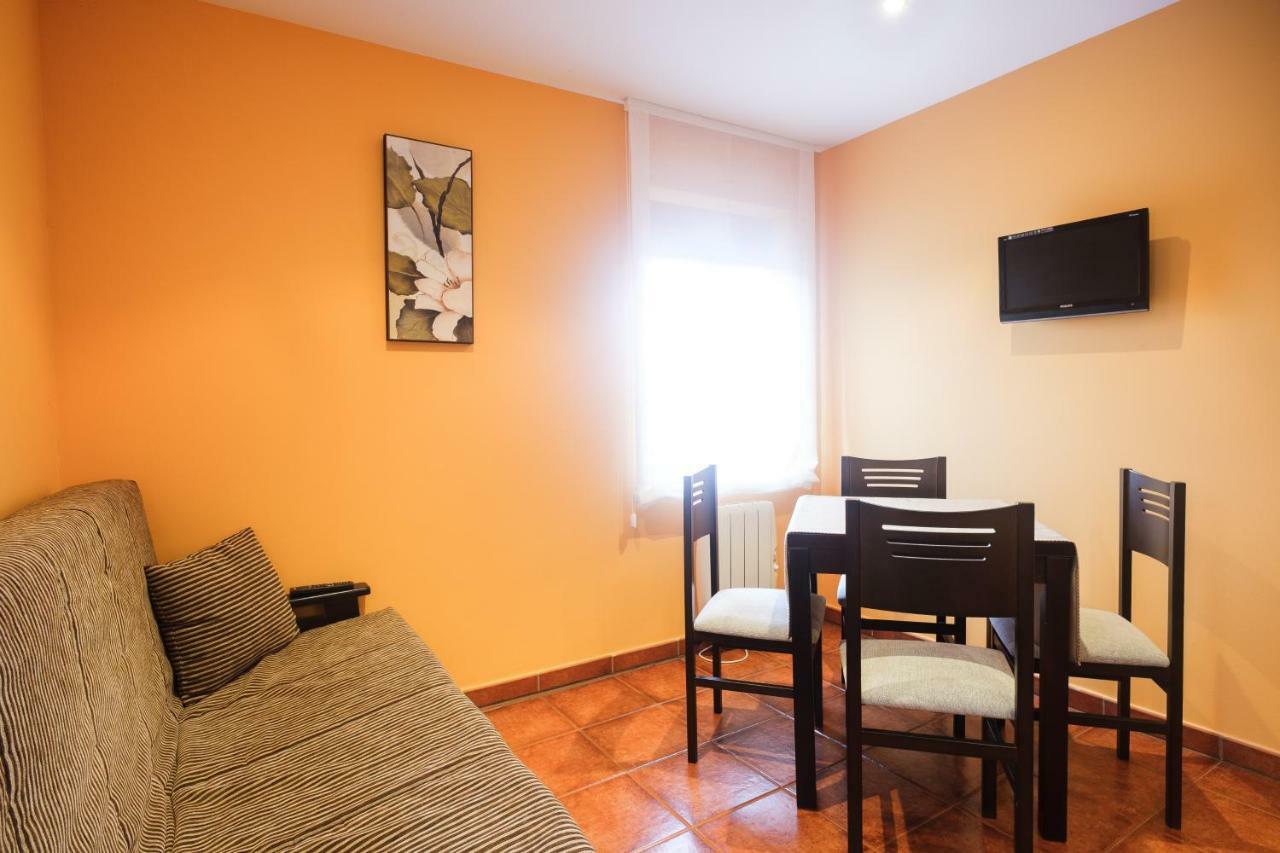 Apartamentos De Herminia Manzaneda  Luaran gambar