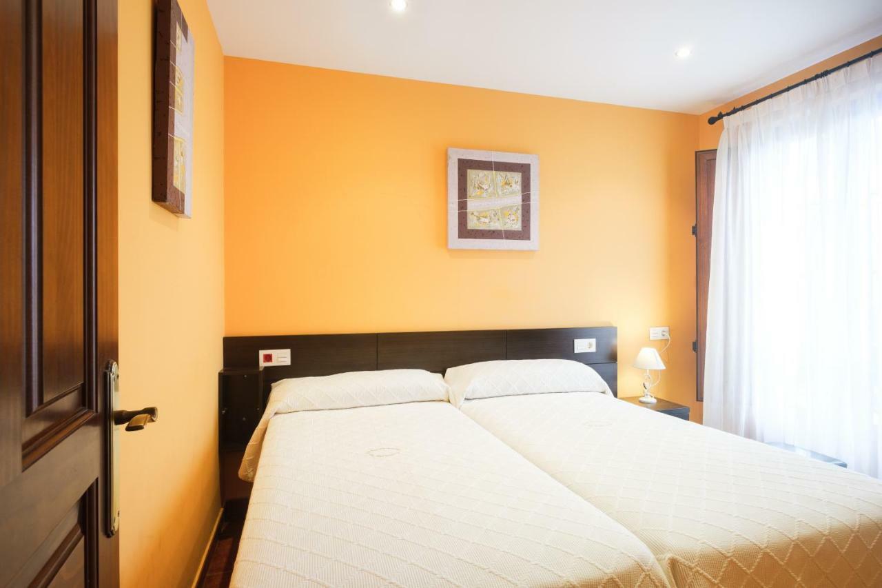 Apartamentos De Herminia Manzaneda  Luaran gambar