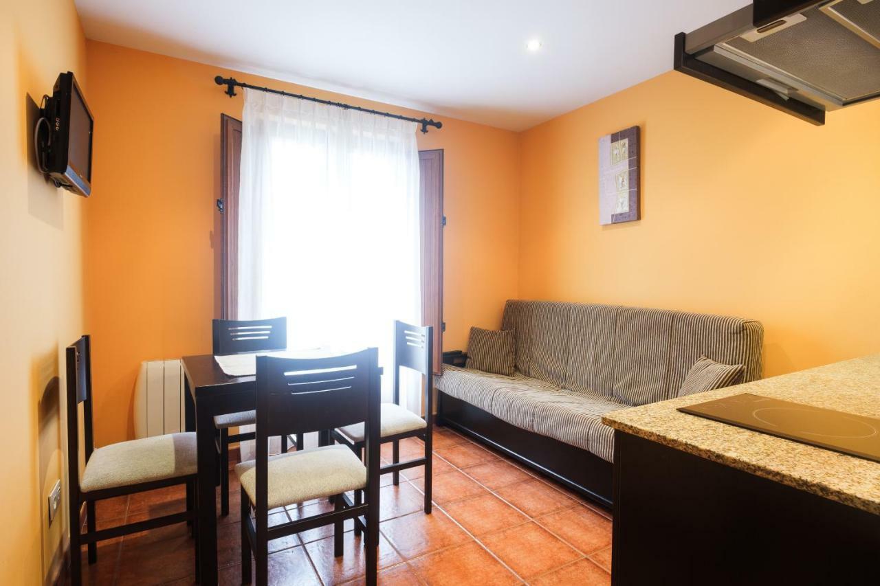 Apartamentos De Herminia Manzaneda  Luaran gambar