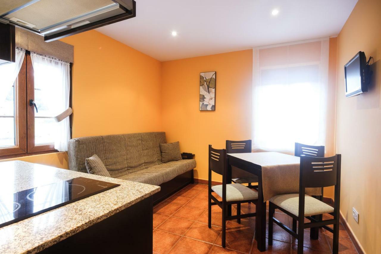 Apartamentos De Herminia Manzaneda  Luaran gambar