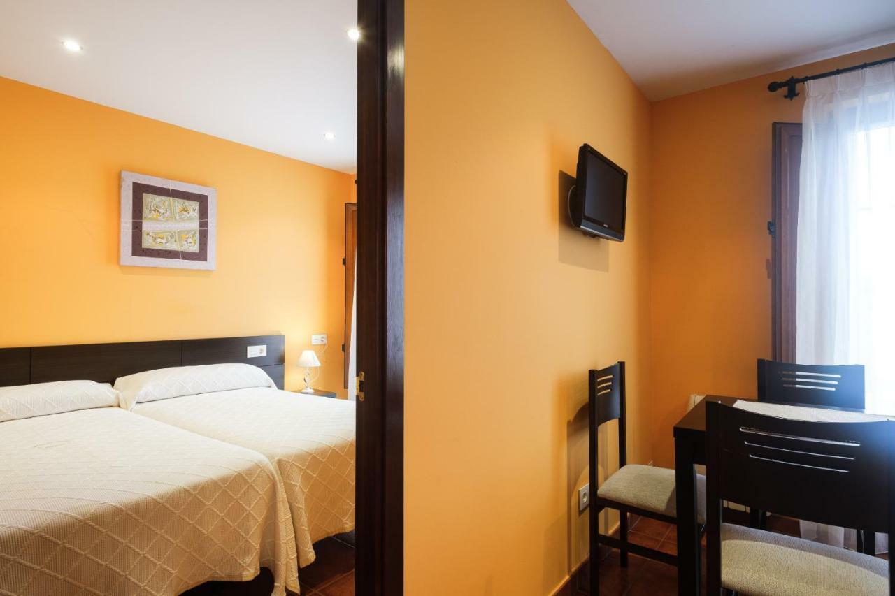 Apartamentos De Herminia Manzaneda  Luaran gambar