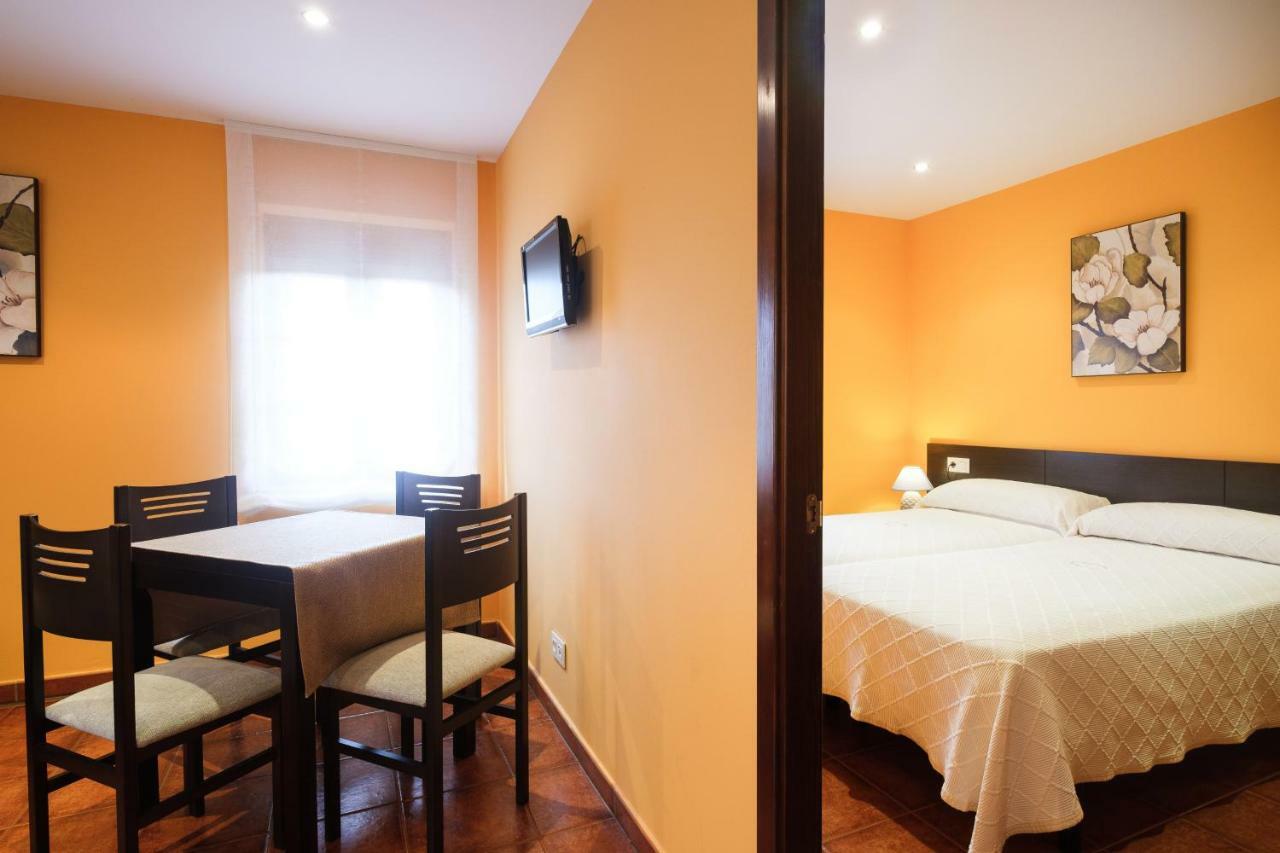 Apartamentos De Herminia Manzaneda  Luaran gambar