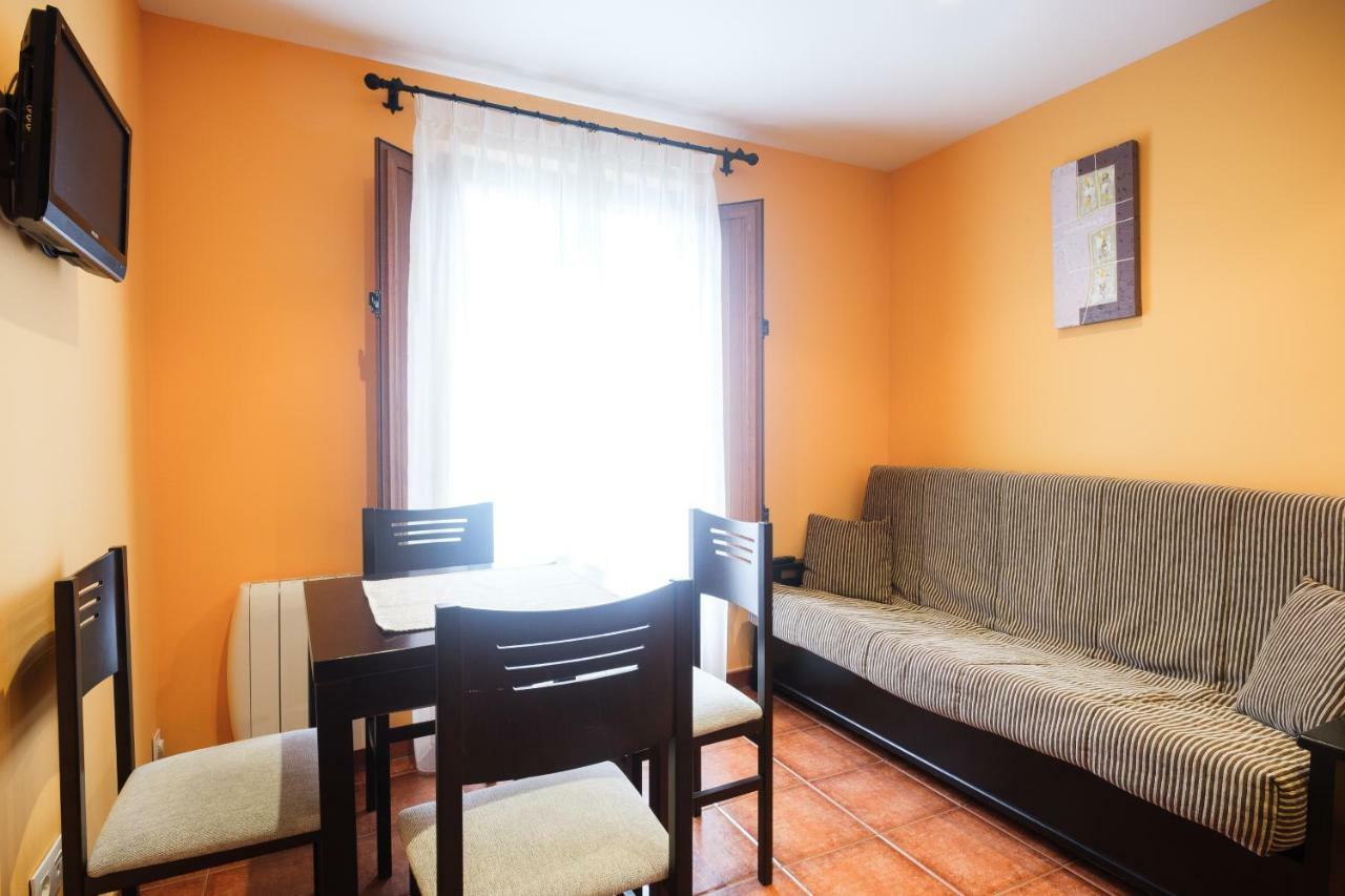 Apartamentos De Herminia Manzaneda  Luaran gambar