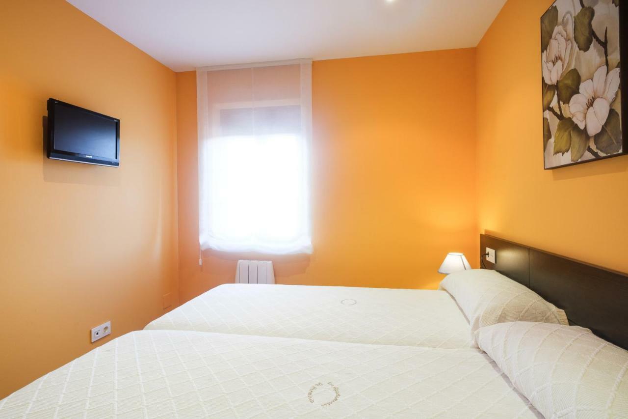 Apartamentos De Herminia Manzaneda  Luaran gambar